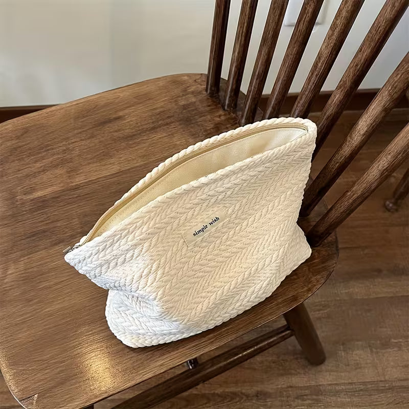 Elegant Wheat Woven Fabric Hand Bag